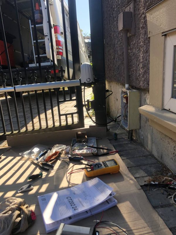 Swing gate repairs